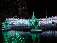 西4丁目スノー・ファンタジアの光のトンネルとオブジェの画像