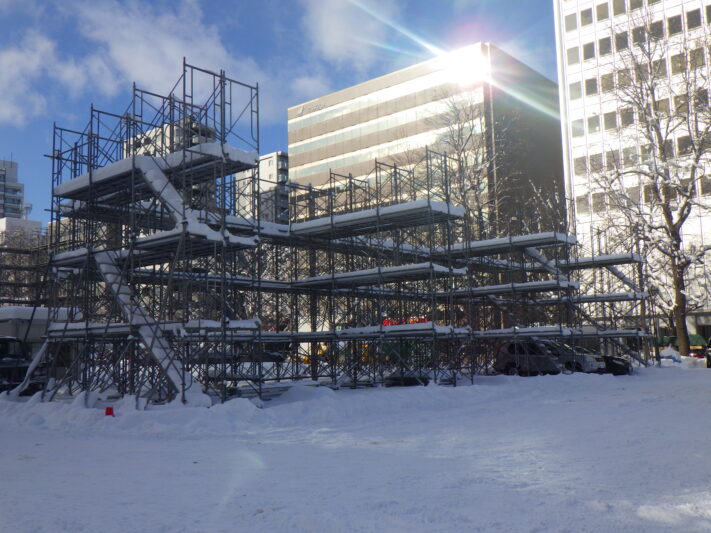 西7雪まつり設営の様子R8.1.9②