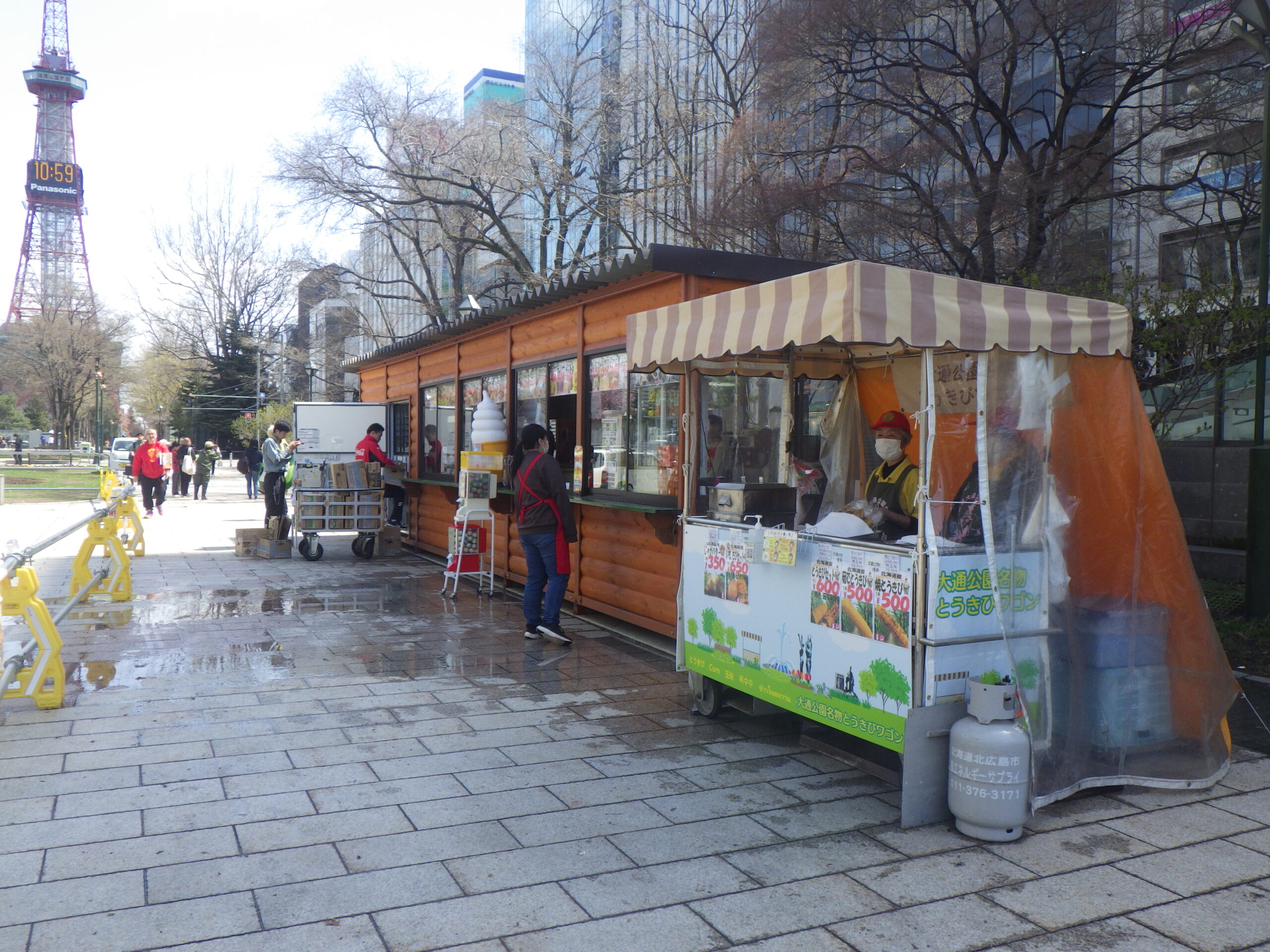 カフェテラスととうきびワゴンの様子