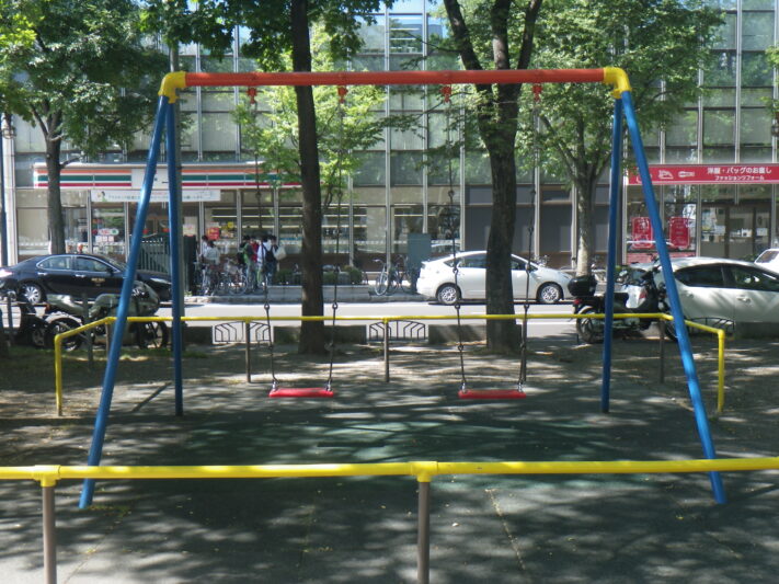 西9丁目ブランコの写真 