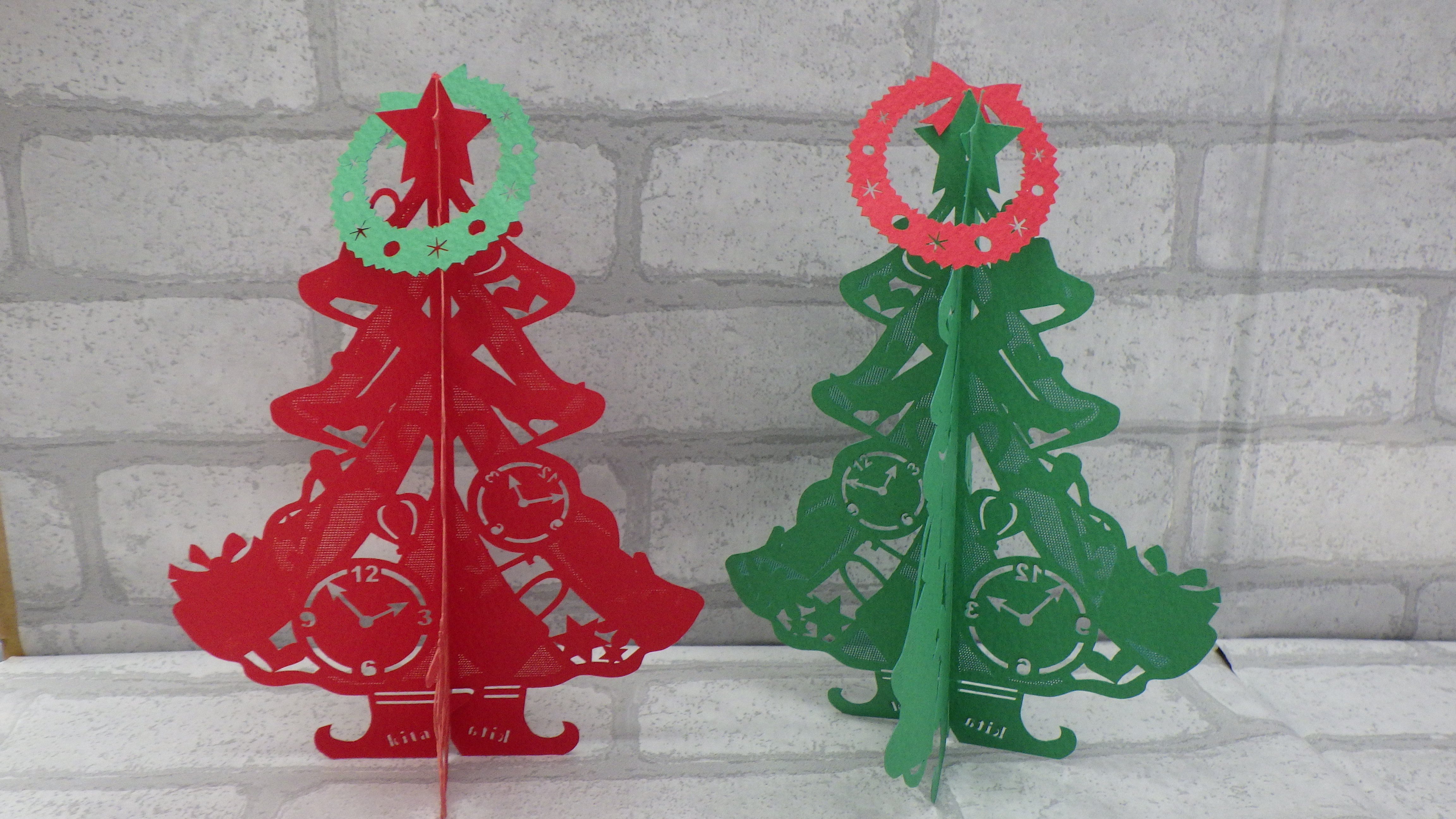 グリーティングカードクリスマスツリー赤と緑の画像