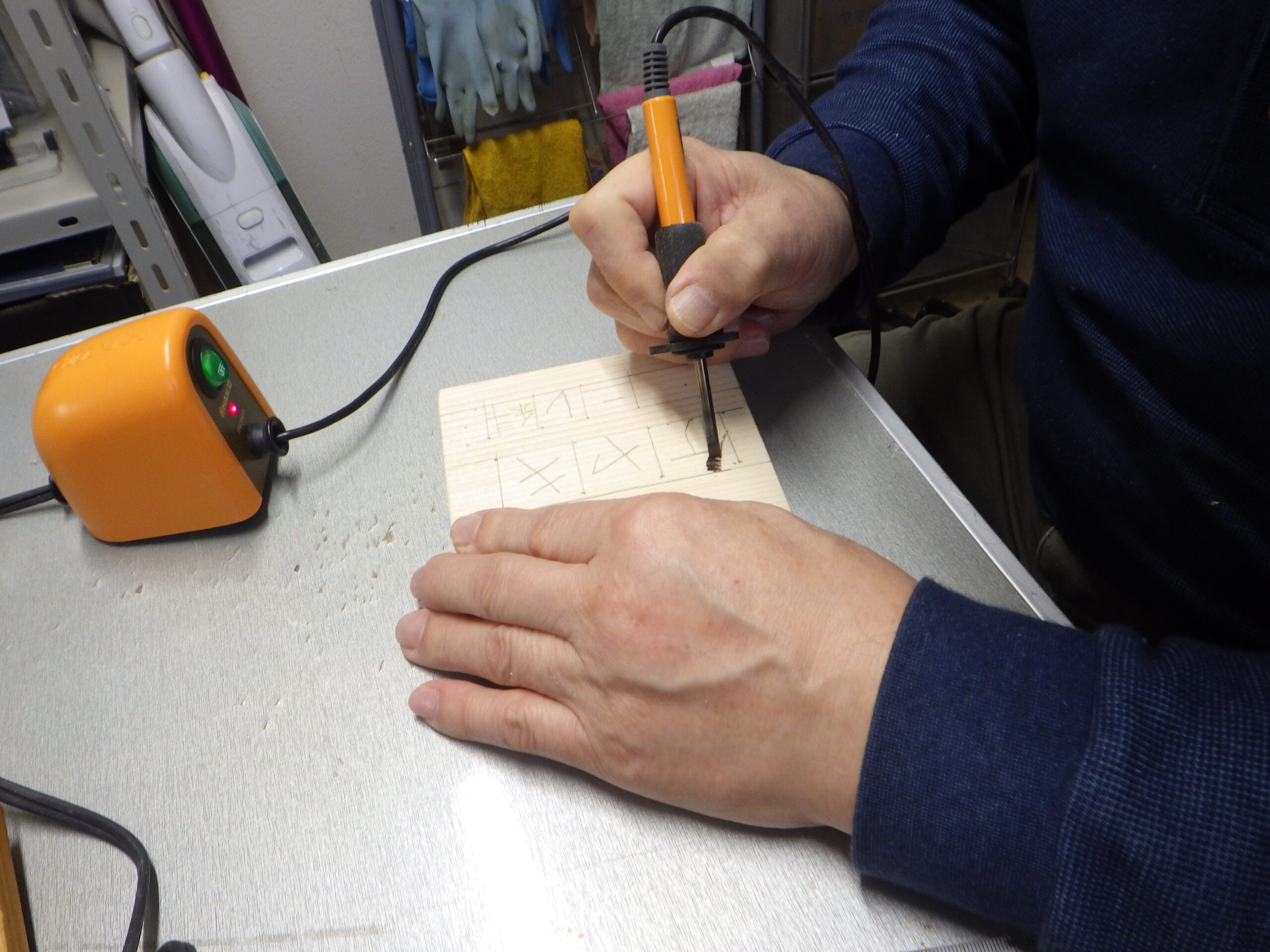 1223ガイドボランティア樹名板作り