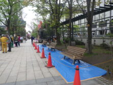 大通公園西2ベンチ塗装準備2