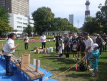 秋のベンチ塗装開始の挨拶中