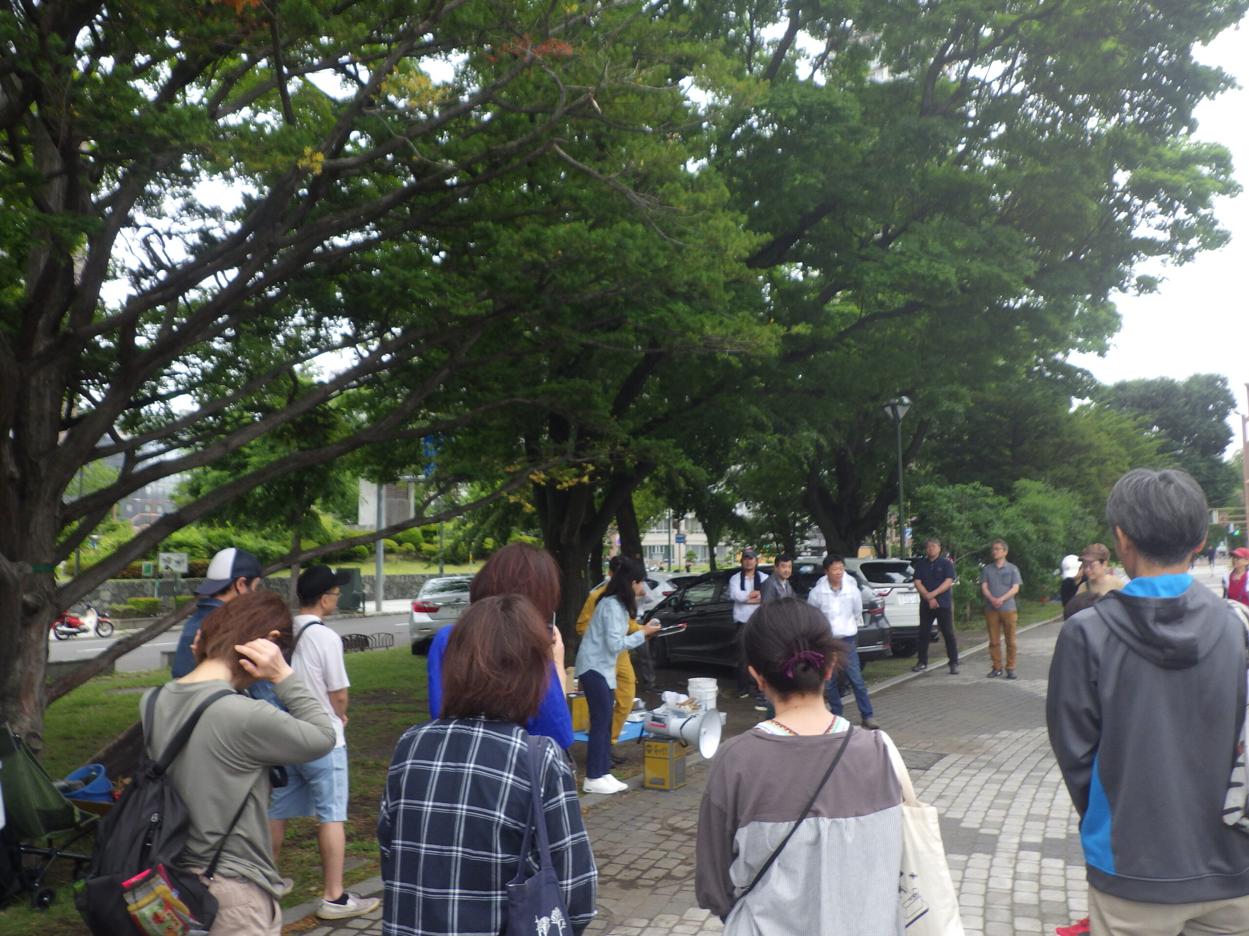 ベンチ塗装イベント　挨拶中1