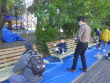 西7ベンチ塗装_塗装中1