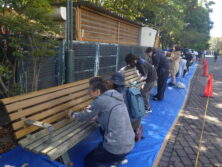 西7ベンチ塗装_塗装中9