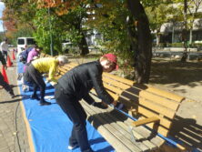 西7ベンチ塗装_塗装中12