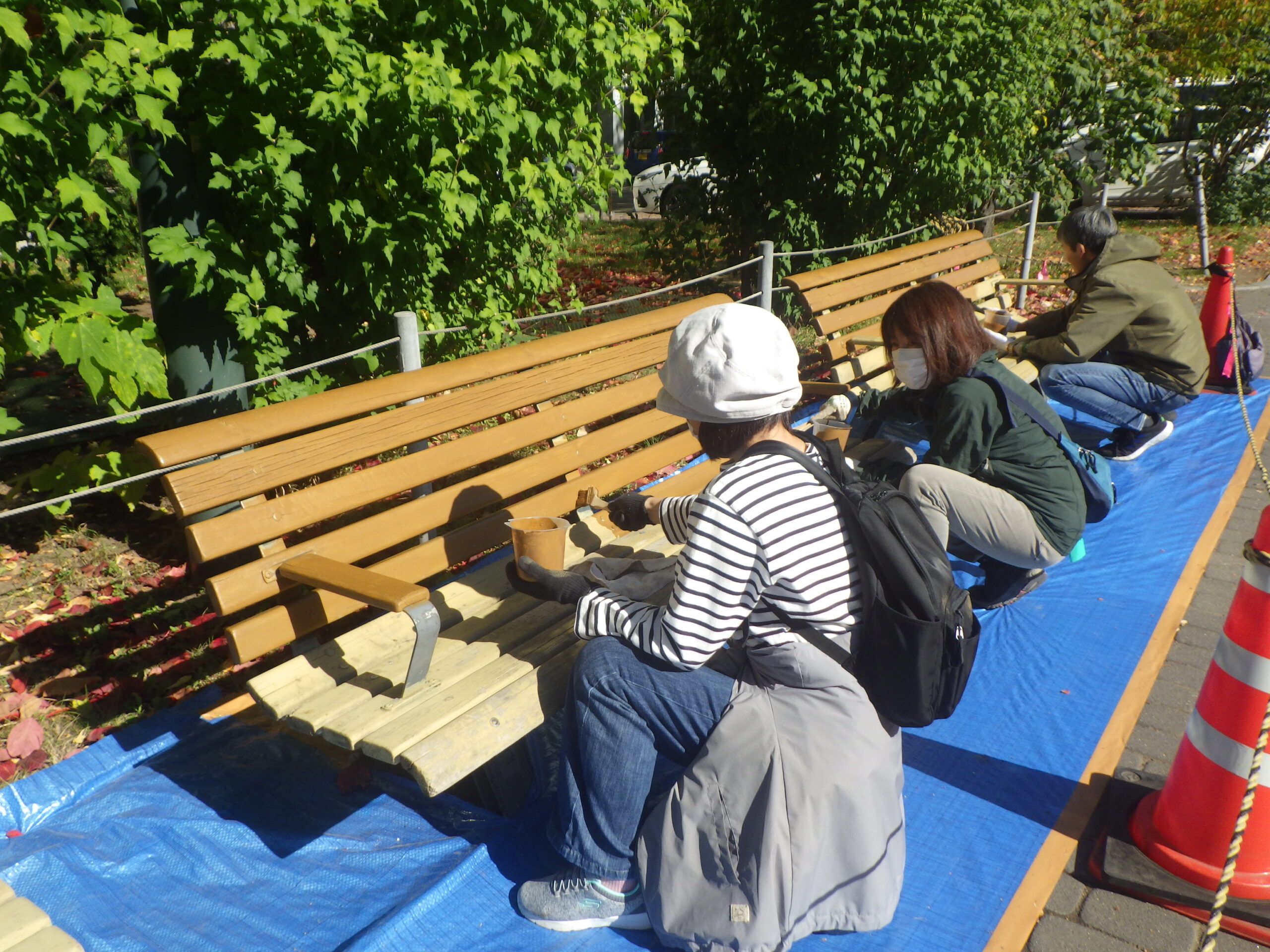 西7ベンチ塗装_塗装中19