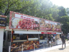 西8丁目南側フードブースの画像