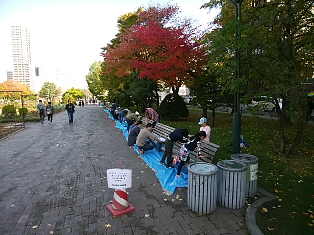 大通公園ベンチ塗装プロジェクト18 Autumn 大通公園 公益 財団法人 札幌市公園緑化協会