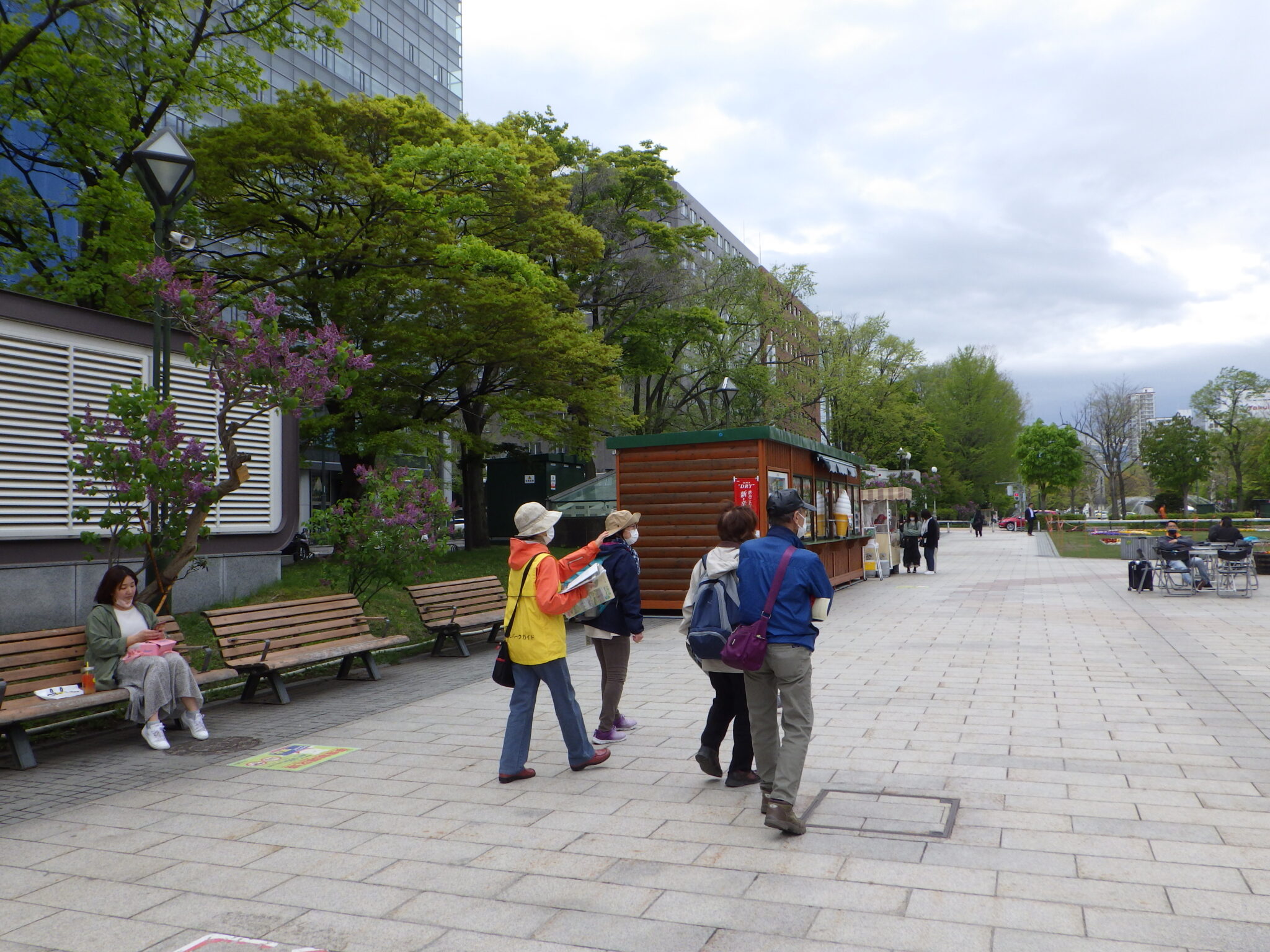 5月 大通公園ガイドツアー募集中 | 大通公園 -公益 財団法人 札幌市公園緑化協会