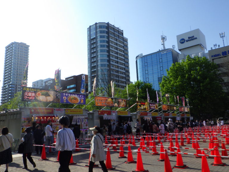 札幌ラーメンショー開催中 | 大通公園 -公益 財団法人 札幌市公園緑化協会