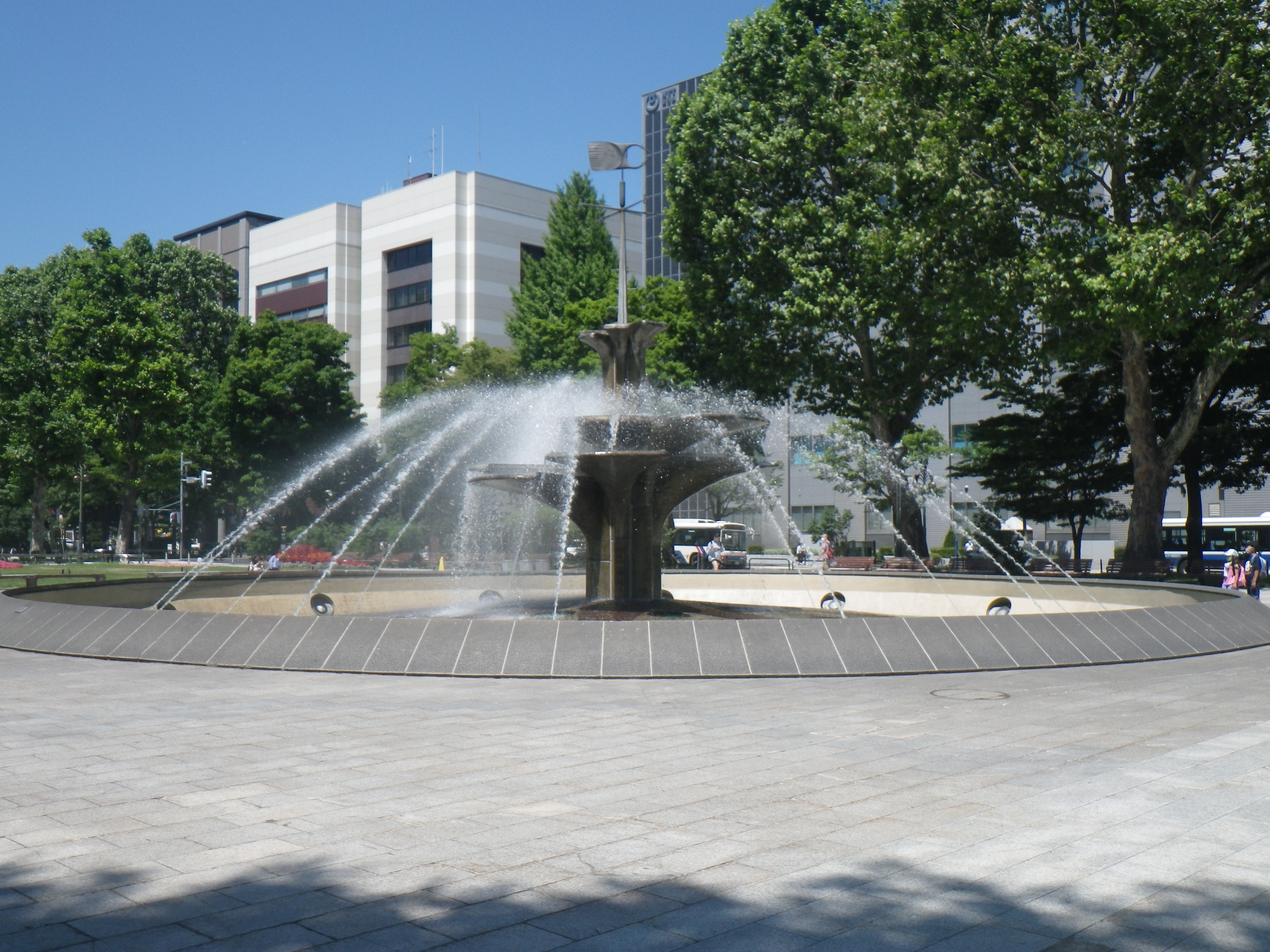 西4丁目噴水 | 大通公園 -公益 財団法人 札幌市公園緑化協会